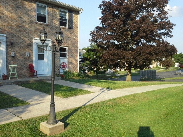 Foto del edificio - Northwood Townhomes - 550-J