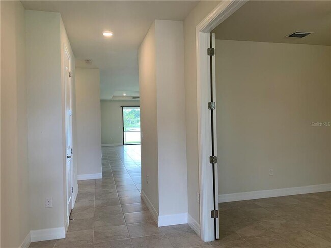 Building Photo - 2551 Marton Oak Blvd