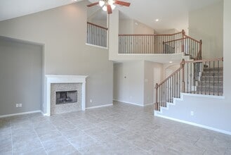 Building Photo - 7818 Lake Commons Dr