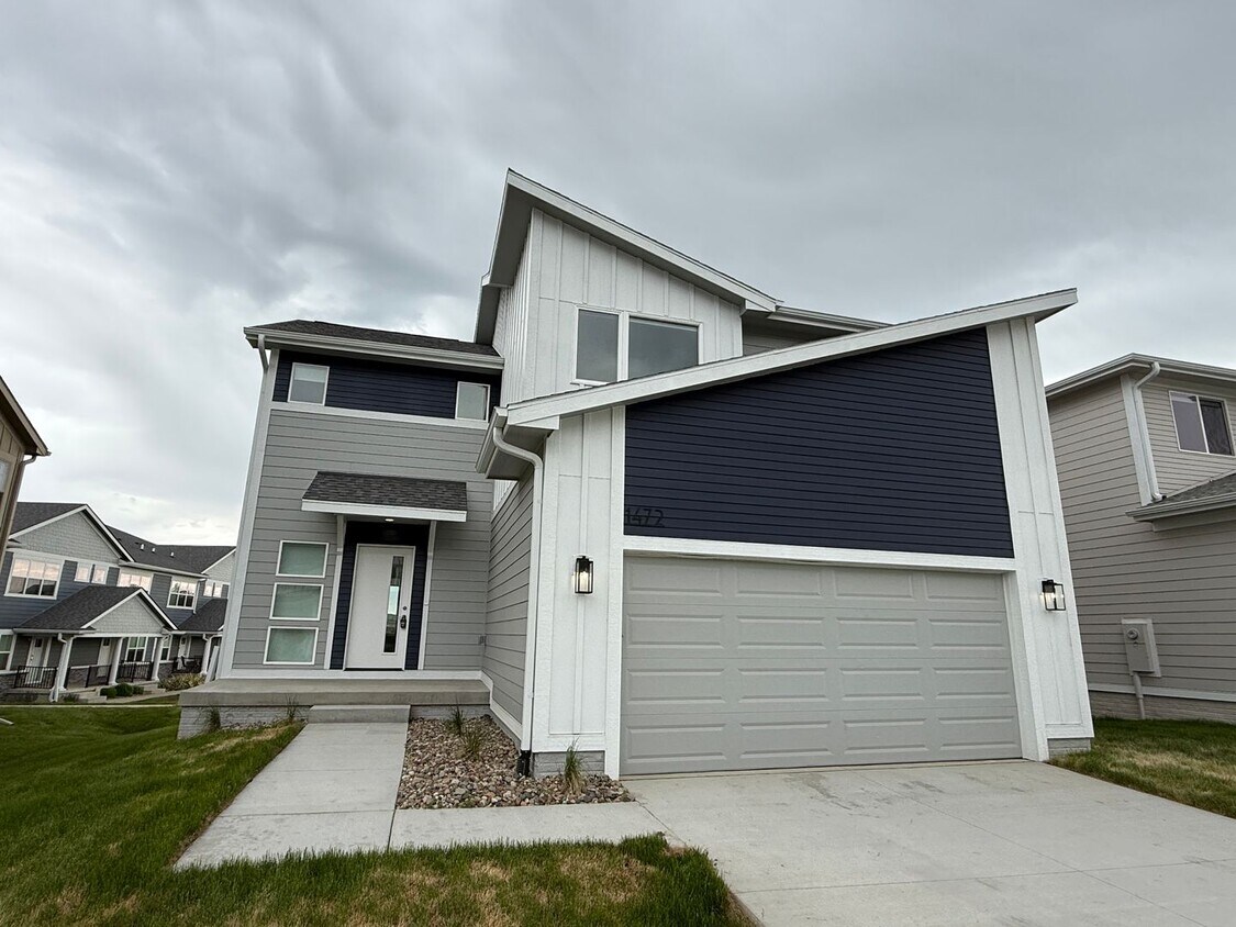 Primary Photo - Luxury New Construction Home - Gorgeous Po...