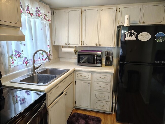 Foto del edificio - 1818 Restful Dr