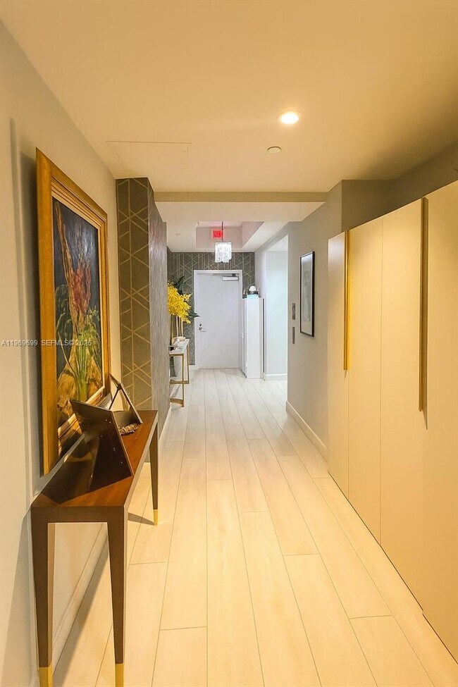 Foto del edificio - 851 NE 1st Ave