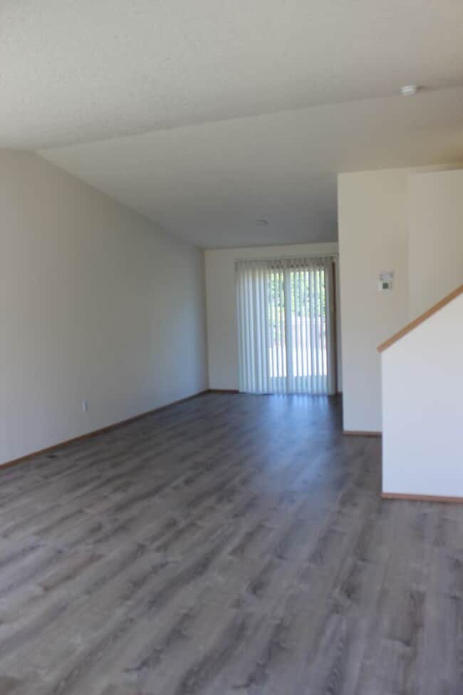 Foto del edificio - 4 BR, 2 1/2 BA home with fenced yard in qu...