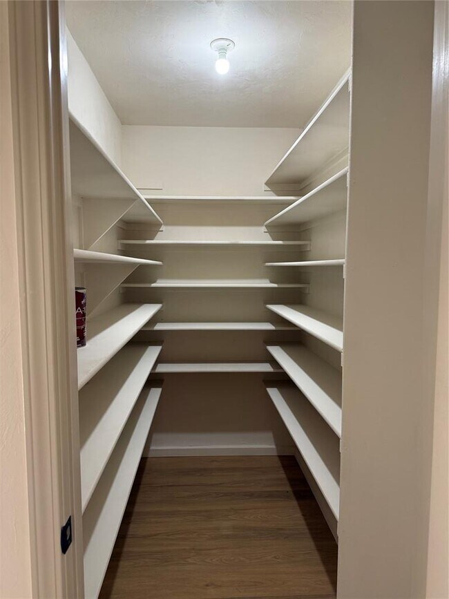 Foto del edificio - 1115 Asalee St