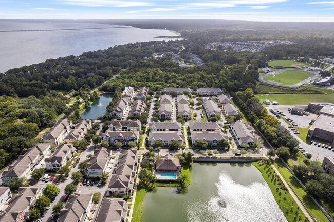 Foto del edificio - 465 Gee Hammock Ln