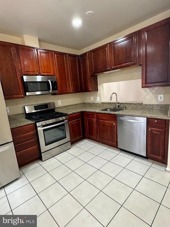 Building Photo - 12037 Amber Ridge Cir