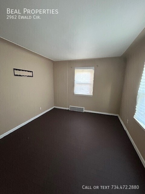 Building Photo - 2962 Ewald Cir