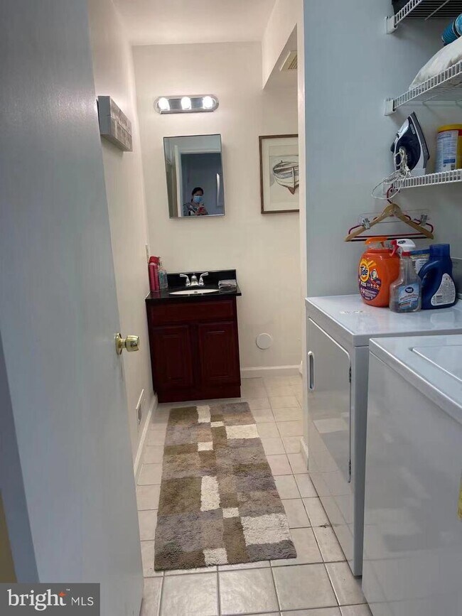 Foto del edificio - 87 William Patterson Ct