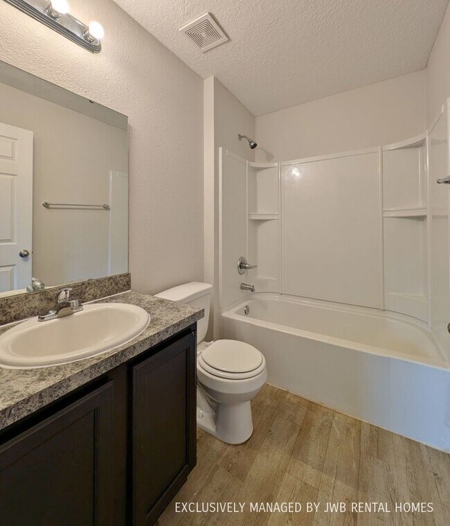 Foto del edificio - 8468 McGirts Village Ln