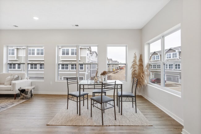 Pictures are for a model, but the size and finishes are the same - 20853 R Ct