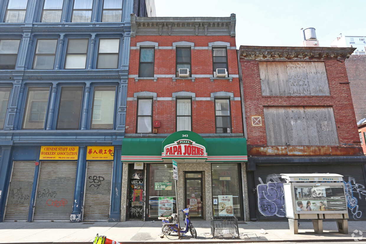Primary Photo - 343 Grand St
