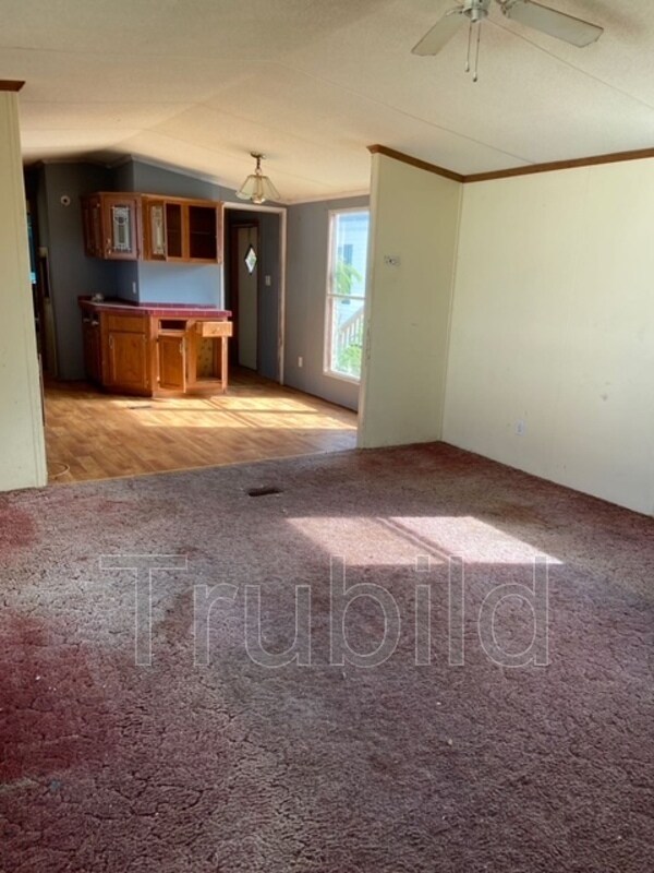 Building Photo - 61 Lakeside Ln