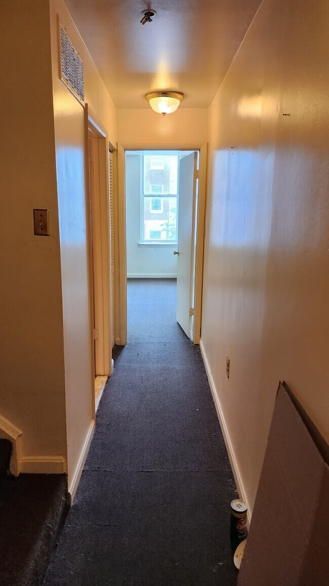 Foto del edificio - 1710 W Lexington St