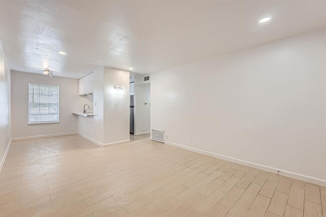 Foto del edificio - 300 Crockett St