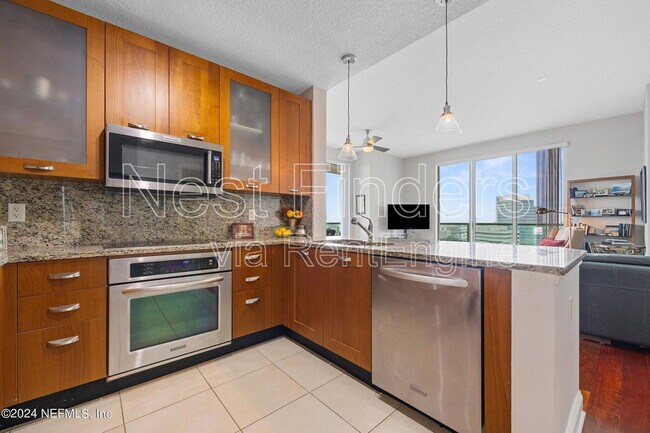Building Photo - 1431 Riverplace Blvd