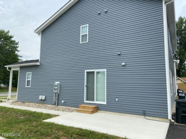 Building Photo - 3 br, 2 bath Townhome - 1201 Fox St