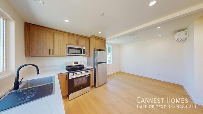 Foto del edificio - 6443 Satsuma Ave