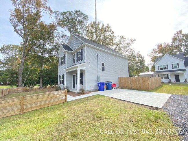Building Photo - 730 Catawba Rd