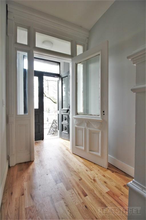 Primary Photo - 1236 Halsey St