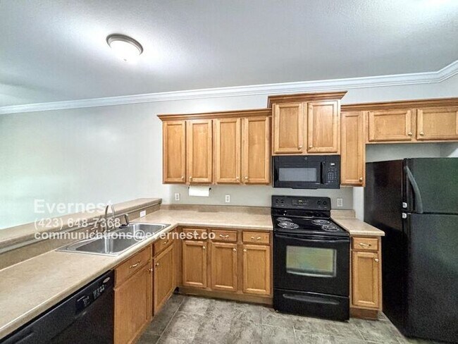 Foto del edificio - Charming 2-Bedroom Townhome Retreat in Coz...