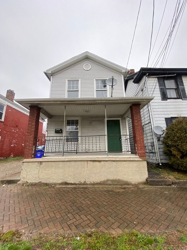 324 Village St Unit B, Hamilton, OH 45011 Room for Rent in Hamilton