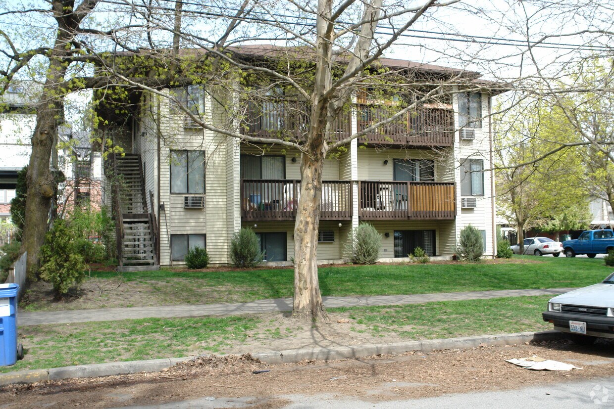 Building Photo - 2304 W 2nd Ave