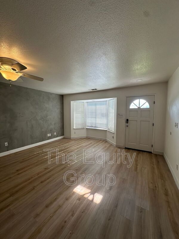 Foto del edificio - 830 W Vassar Ave