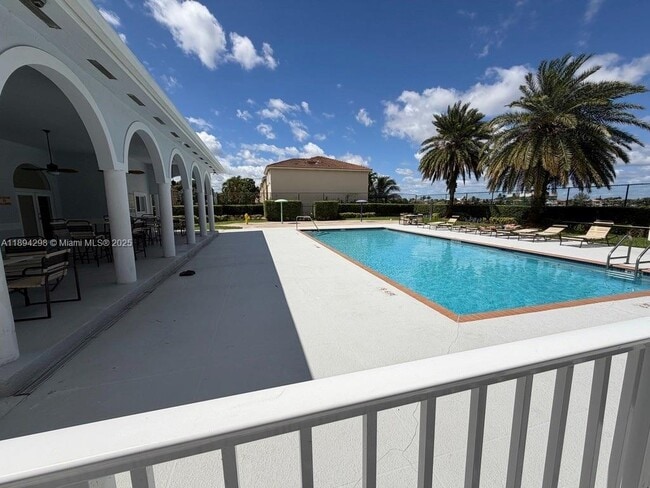 Foto del edificio - 14371 SW 136th Ave