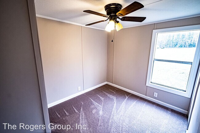 Foto del edificio - 3 br, 2 bath House - 23 Country Ln