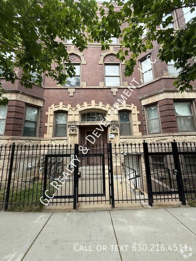 Building Photo - 2548 W Washington Blvd