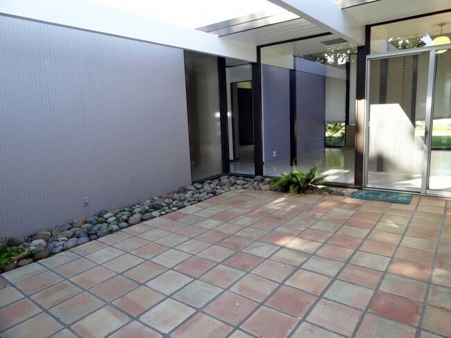 Building Photo - High-End San Jose 4 Bedroom Eichler