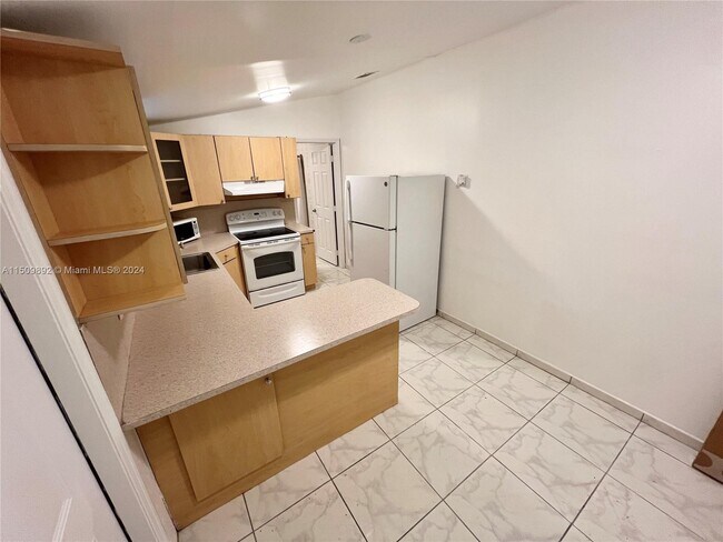 Foto del edificio - 1674 NE 174th St