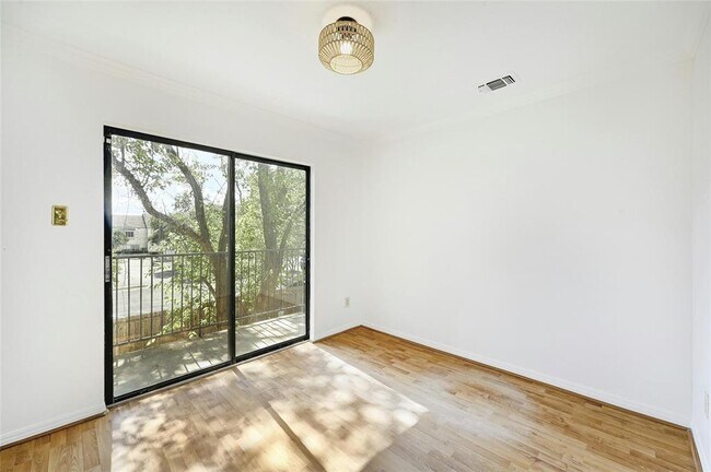 Building Photo - 4159 Steck Ave