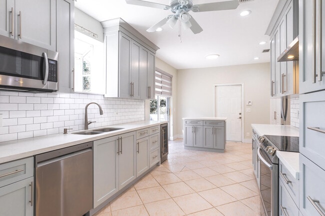 Foto del edificio - 17720 Candlewood Terrace