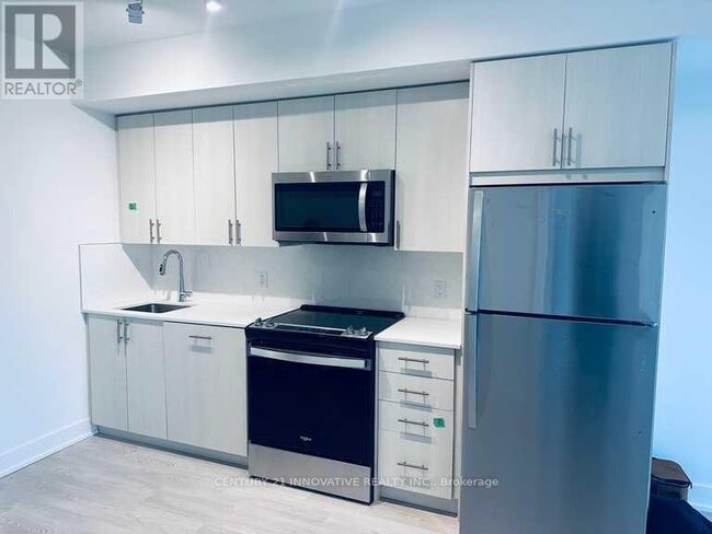 Photo du bâtiment - 2545-2545 Simcoe St N