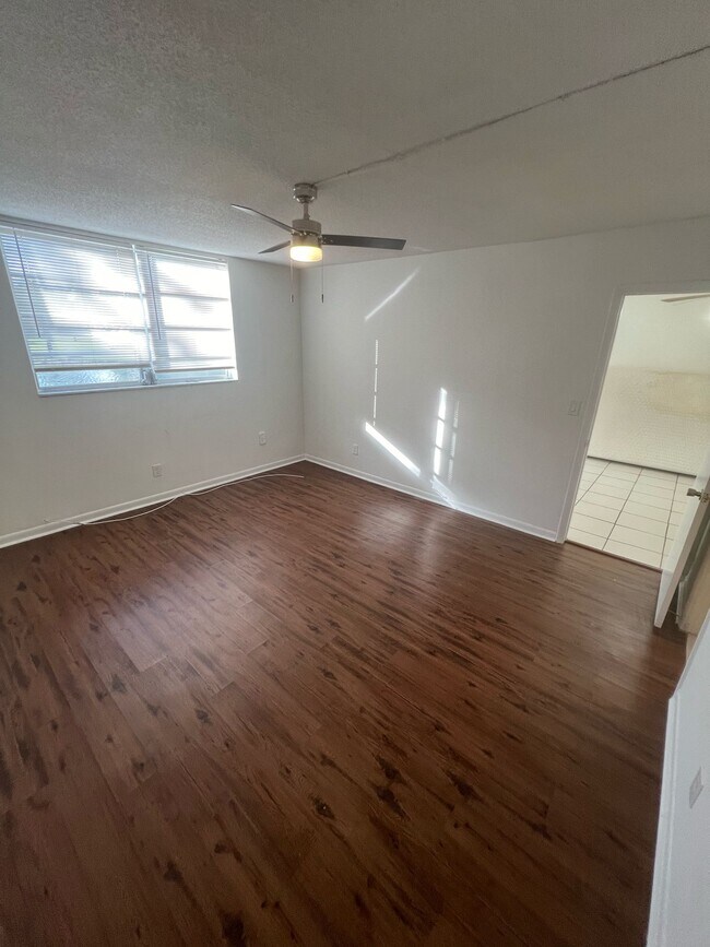 Foto del edificio - 5980 NW 64th Ave