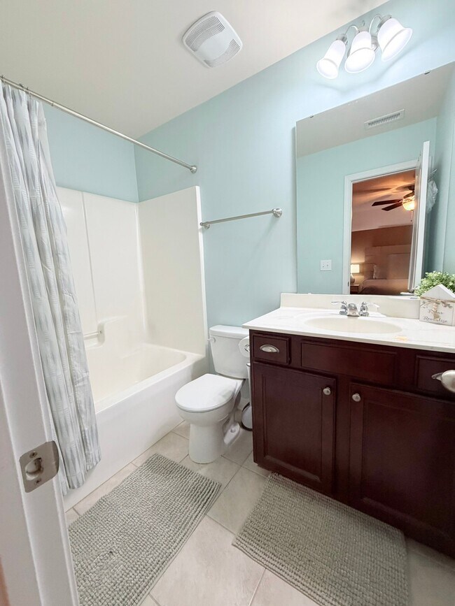 Building Photo - 550 Callandale Ln