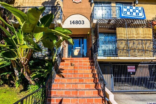 Foto del edificio - 14803 Vanowen St