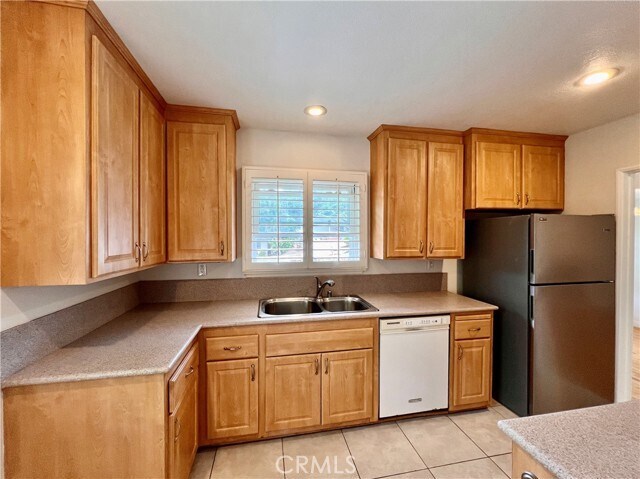 Building Photo - 26573 Basswood Ave