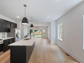 Building Photo - 2128 12th Ave N
