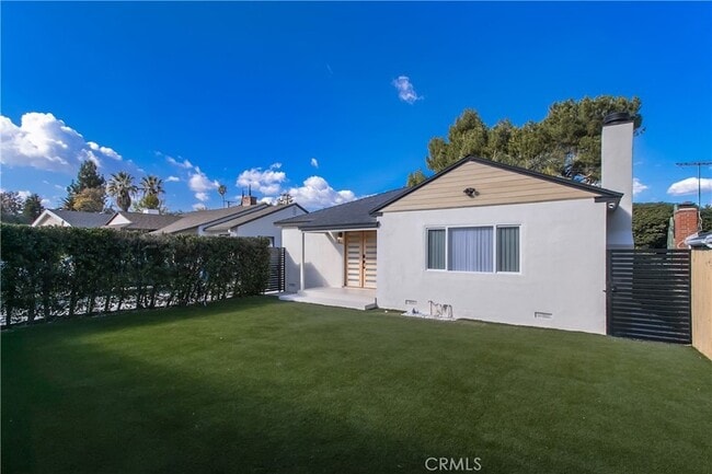 Building Photo - 22539 Dolorosa St