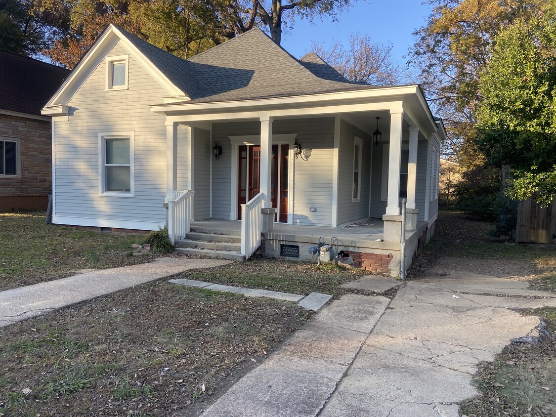 Parking in driveway, nice porch - 2100 Nelson Ave