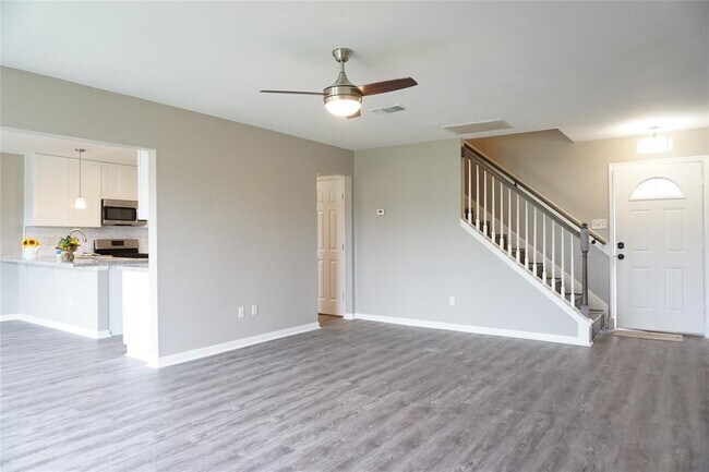 Building Photo - 18126 Almonte Ln