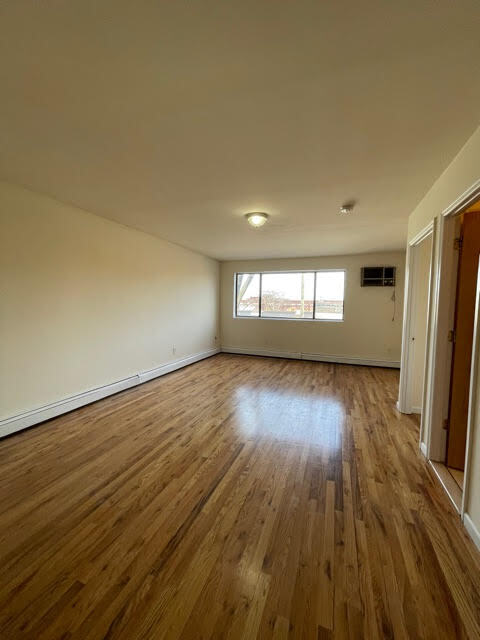 Foto del edificio - 6676 69th St
