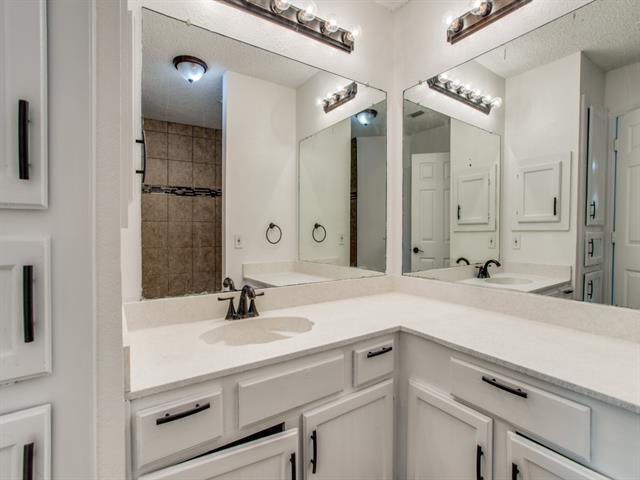 Foto del edificio - 1120 Sandalwood Ln