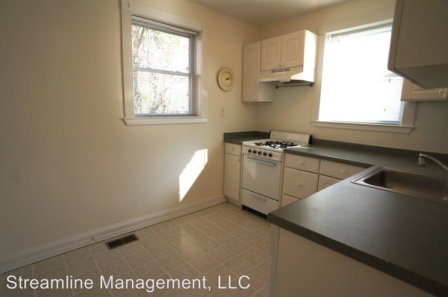 Building Photo - 2 br, 2 bath House - 8211 Roanoke Ave