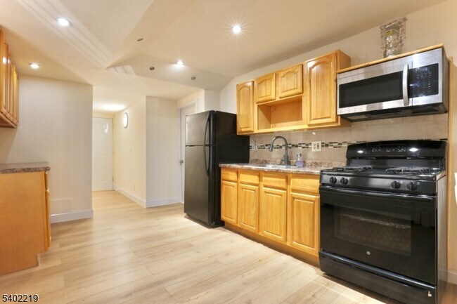 Foto del edificio - 859 Lafayette St