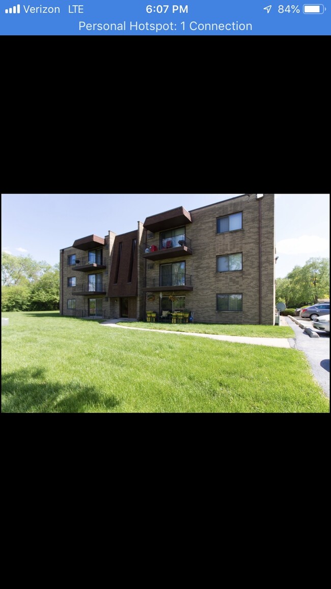 Building Photo - 647 N Carroll Pky