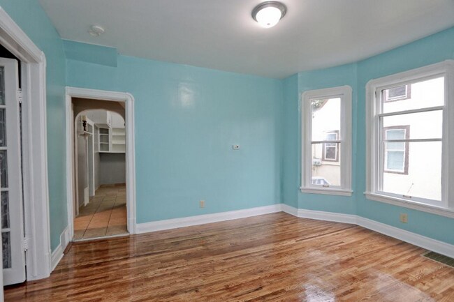Building Photo - 3615 Elliot Ave