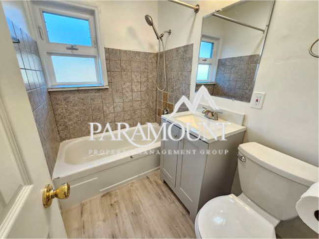 Foto del edificio - Remodeled 1 Bedroom in a Great Location! Landscaping Included!